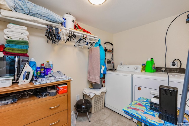 71 W Nassau Unit 302, Rockport, TX 78382 - laundry area featuring washer and dryer and laundry area