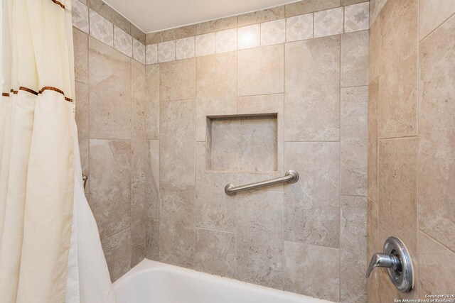 71 W Nassau Unit 302, Rockport, TX 78382 - full bathroom featuring shower / bathtub combination with curtain