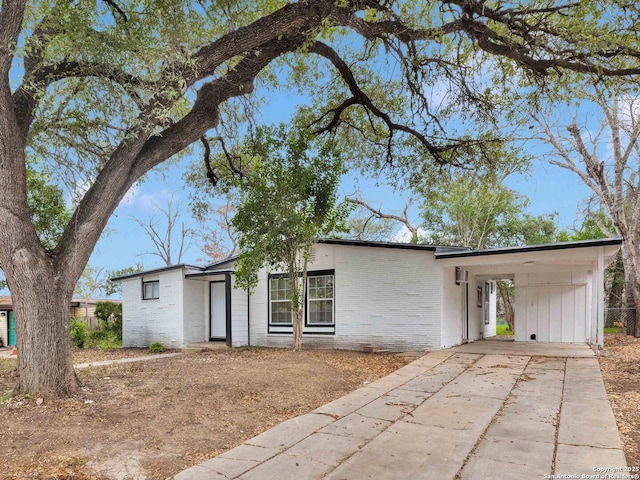162 Birchwood, San Antonio, TX 78213 - view of front of property with an attached carport, driveway, and fence