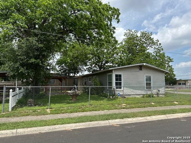726 Southcross, San Antonio, TX 78211 - view of front of home featuring a fenced front yard
