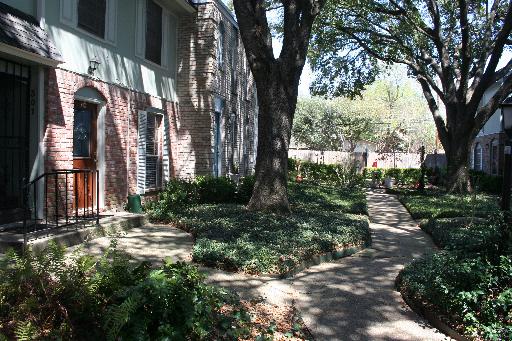 2811 Woodbury Dr Unit 304, San Antonio, TX 78217 - view of home's community