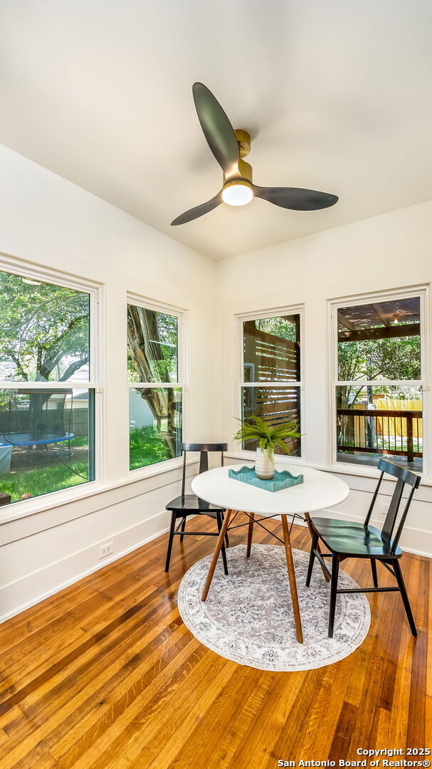 315 Carnahan, San Antonio, TX 78209 - view of sunroom