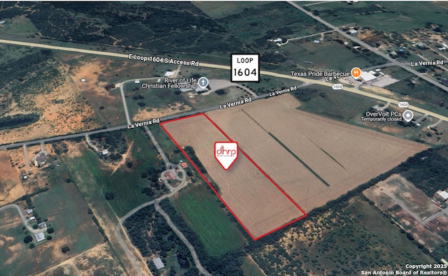 12296 La Vernia, Adkins, TX 78101