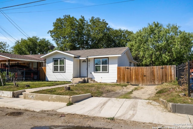 243 Alicia Ave, San Antonio, TX 78228 - bungalow-style home with fence and a gate