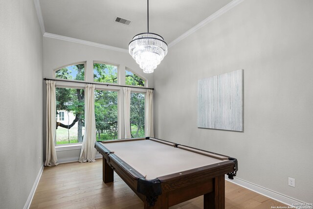 1064 Spanish Trl, New Braunfels, TX 78132 - game room with ornamental molding, billiards, visible vents, and baseboards