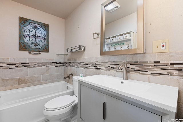 296 Wolf Ln, La Vernia, TX 78121 - full bath featuring toilet, vanity, and a washtub