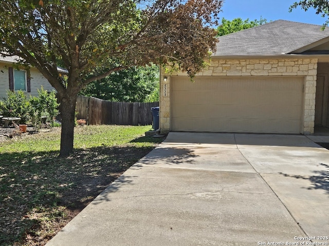 5334 Lowry Peterson, San Antonio, TX 78227 - garage with fence and driveway