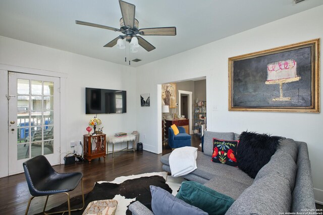 636 W Hollywood Ave, San Antonio, TX 78212 - living room featuring ceiling fan, baseboards, visible vents, and wood finished floors