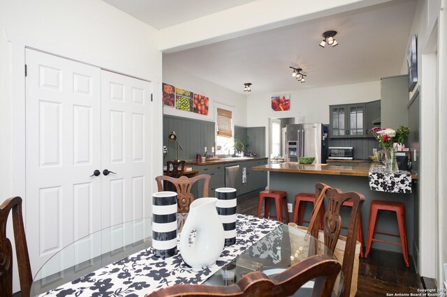 636 W Hollywood Ave, San Antonio, TX 78212 - dining space with dark wood-type flooring