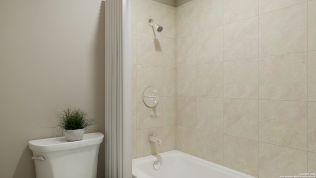 7622 Jacksboro Dr, San Antonio, TX 78252 - full bath with toilet and  shower combination
