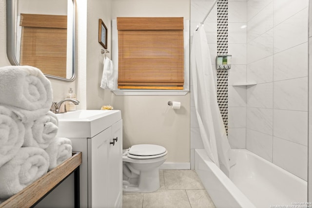 371 Sprucewood Ln, San Antonio, TX 78216 - bathroom with tile patterned flooring, shower / tub combo with curtain, toilet, and vanity