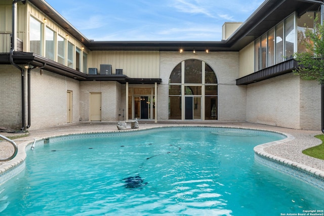 view of outdoor pool