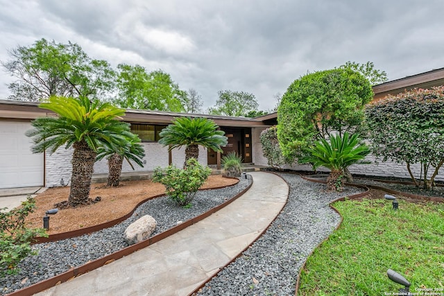 105 Parade, San Antonio, TX 78213 - view of front of house with a garage