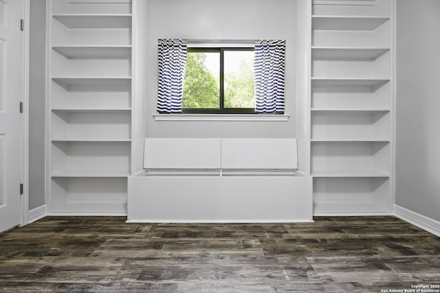 9400 Woodland Hls, San Antonio, TX 78250 - view of closet