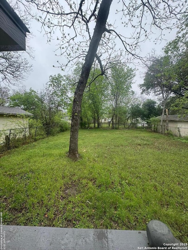 531 Cottonwood, San Antonio, TX 78225 - view of yard featuring fence