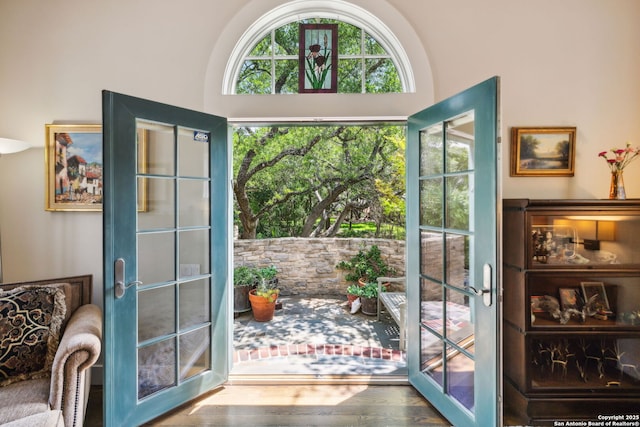 110 Turnberry Way, San Antonio, TX 78230 - doorway featuring wood finished floors