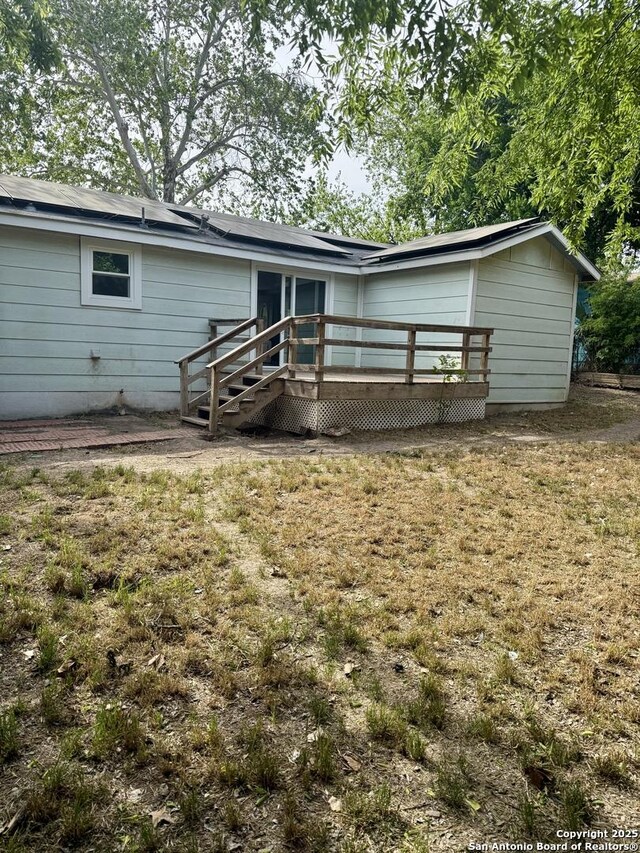 705 Short, Seguin, TX 78155 - exterior space featuring a front lawn and a deck