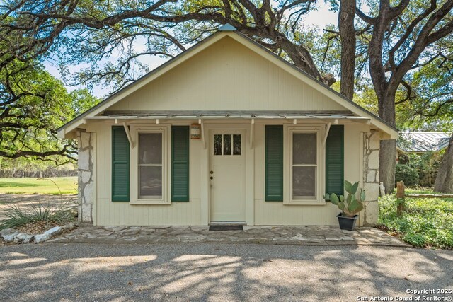 2802 State Highway 46, New Braunfels, TX 78132 - view of bungalow