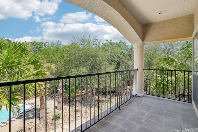 20646 Wahl, Garden Ridge, TX 78266 - balcony with view of pool area