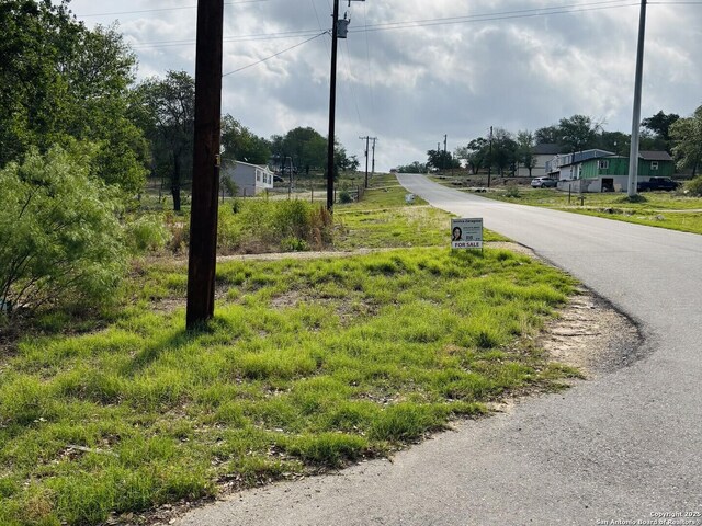 156 Sandy Ridge Dr, Poteet, TX 78065