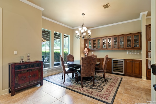 dining area with ornamental molding, light tile patterned floors, a notable chandelier, wine cooler, and visible vents