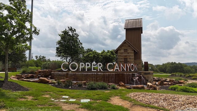 view of community / neighborhood sign