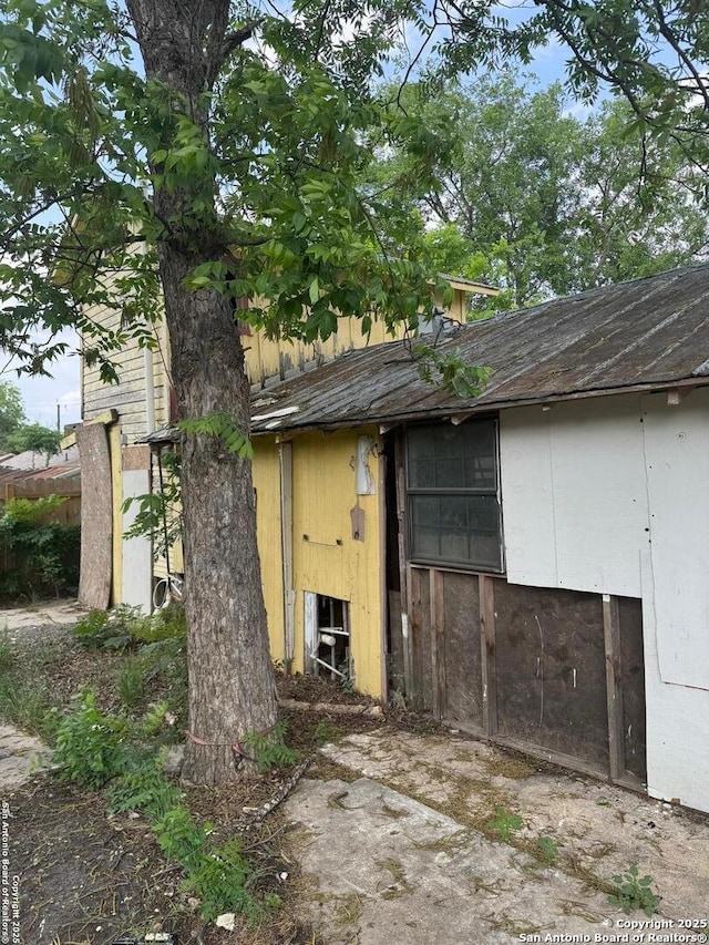 view of outdoor structure