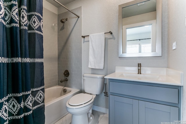 full bath with baseboards, toilet, vanity, and shower / tub combo with curtain