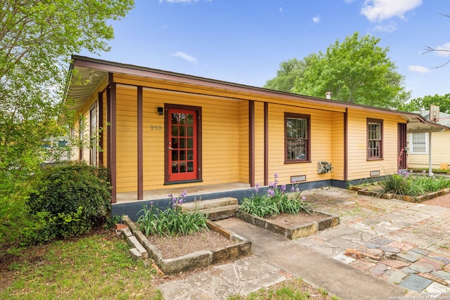 view of front facade featuring covered porch