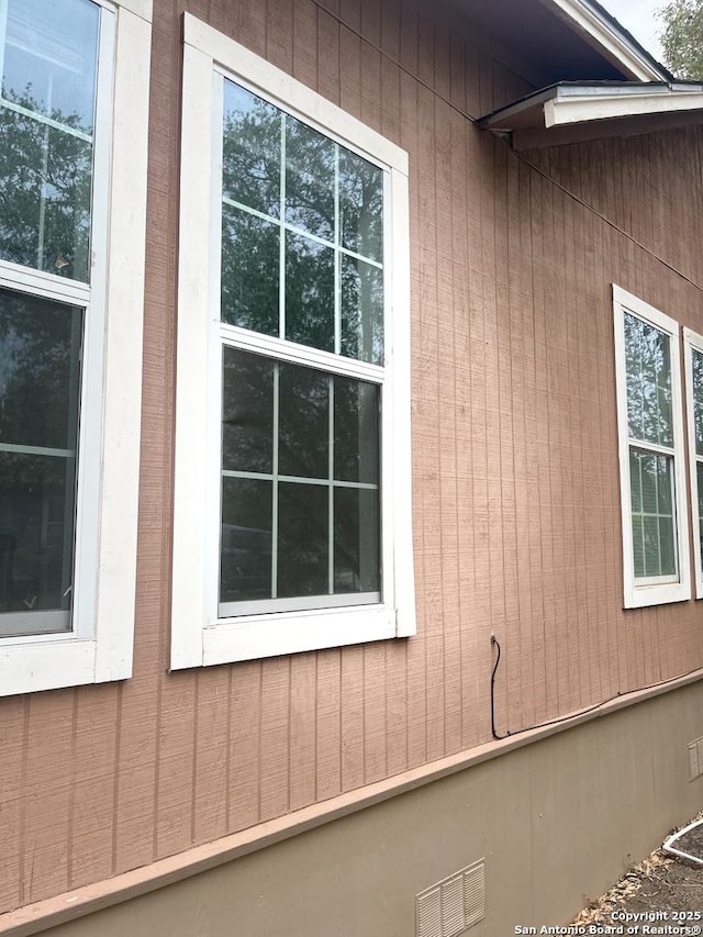 view of home's exterior