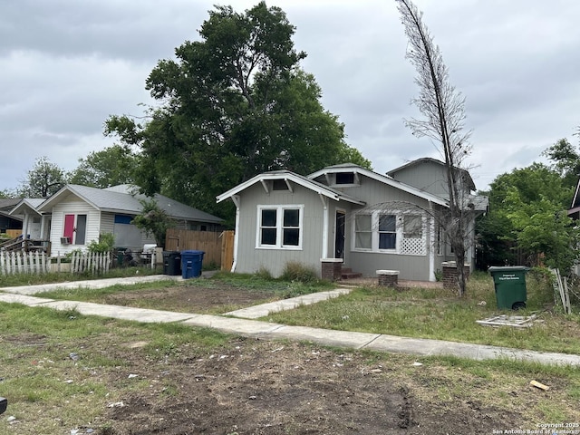 329 Hot Wls, San Antonio, TX 78223 - bungalow with fence