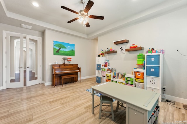 30336 Setterfeld Cir, Fair Oaks Ranch, TX 78015 - game room featuring baseboards, a ceiling fan, a tray ceiling, and visible vents