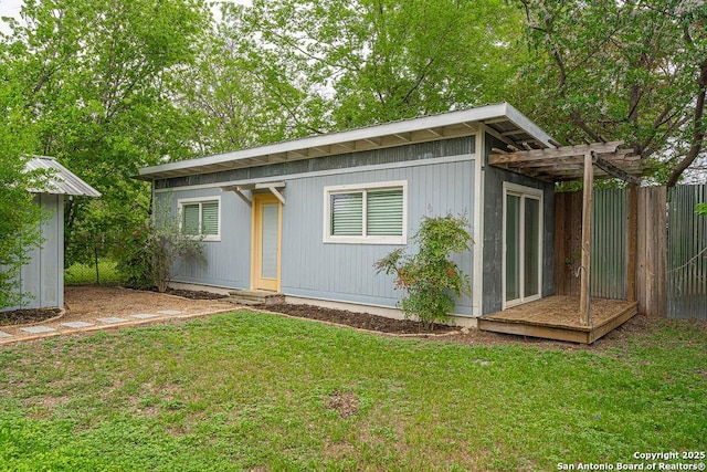 356 Kessler, New Braunfels, TX 78130 - exterior space featuring a pergola, fence, and a yard