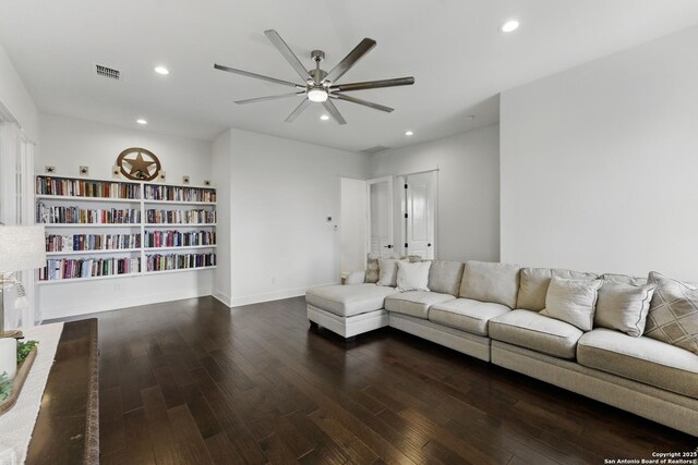 living room featuring visible vents, wood finished floors, recessed lighting, and ceiling fan
