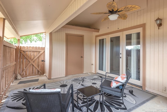 1051 Country Clb Unit 20, Seguin, TX 78155 - view of patio featuring fence, a ceiling fan, and a gate