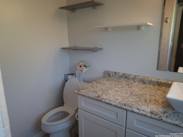 7722 Village Oaks Dr, Live Oak, TX 78233 - bathroom with vanity and toilet