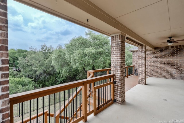 balcony featuring ceiling fan