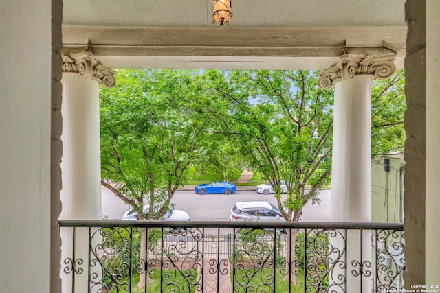 112 King William, San Antonio, TX 78204 - view of balcony