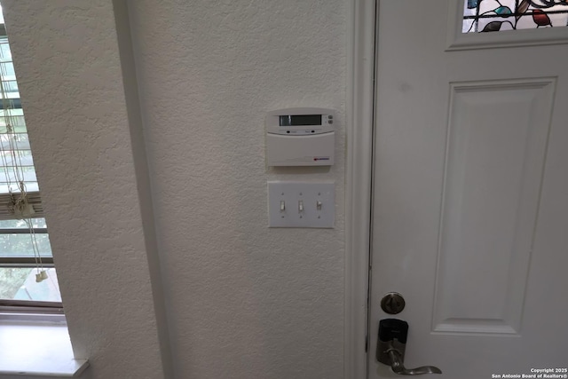 4326 Safe Hbr, San Antonio, TX 78244 - interior details featuring a textured wall