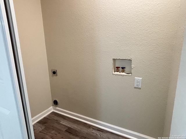 708 E 5th, Nixon, TX 78140 - clothes washing area featuring hookup for a washing machine, laundry area, electric dryer hookup, baseboards, and dark wood-type flooring