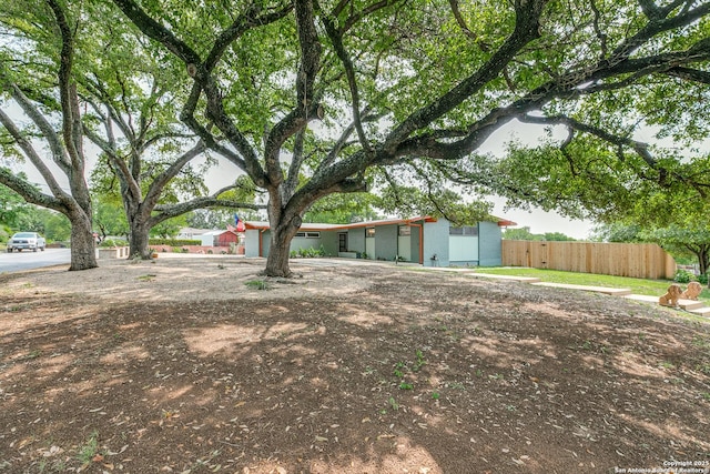 view of yard featuring fence