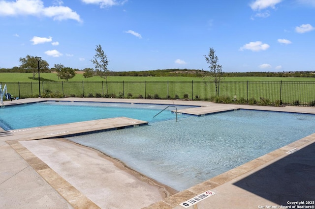 pool with fence