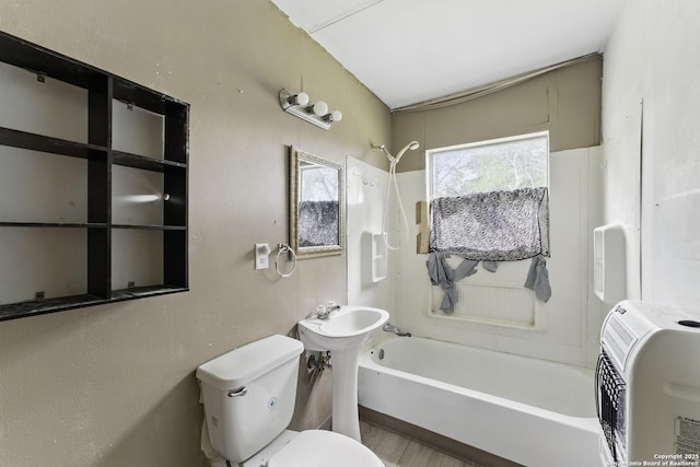 239 School Ave, New Braunfels, TX 78130 - full bathroom with toilet, heating unit, and shower / bath combination