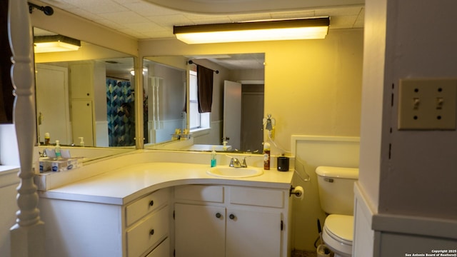 4843 Fm 1436, La Pryor, TX 78872 - bathroom with vanity and toilet