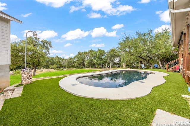1547 Moon Vw, New Braunfels, TX 78132 - outdoor pool with a lawn