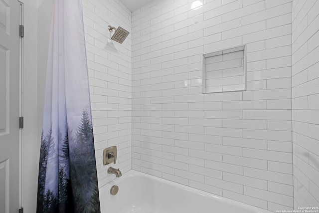 1880 Trail Pass Dr, Canyon Lake, TX 78133 - bathroom featuring shower / bath combo with shower curtain