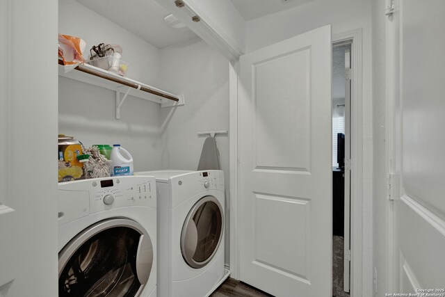 5660 Jasmine Spur, Bulverde, TX 78163 - clothes washing area with laundry area and washing machine and dryer
