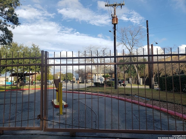 4107 Medical Unit 1204, San Antonio, TX 78229 - view of gate
