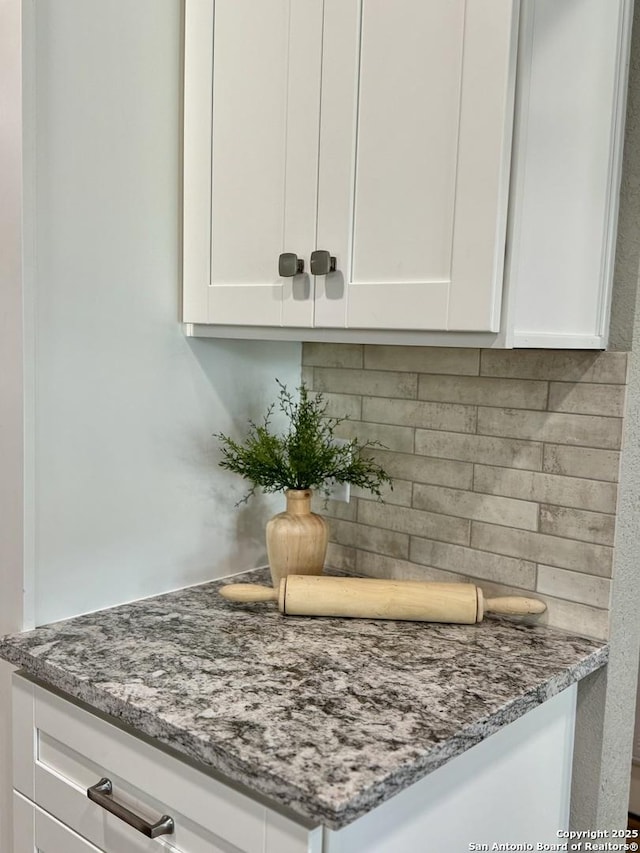 interior details with decorative backsplash