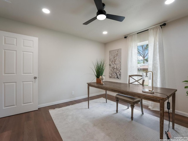 office area with recessed lighting, ceiling fan, dark wood-style floors, and baseboards
